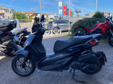 Carica l'immagine nel visualizzatore di Gallery, PIAGGIO BEVERLY 400 HPE - 2021 - KM 25316