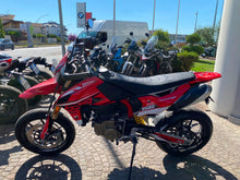 Carica l'immagine nel visualizzatore di Gallery, DUCATI HYPERMOTARD 698 - 2024 - KM 2912