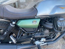 Carica l&#39;immagine nel visualizzatore di Gallery, MOTO GUZZI V7 STONE - 2021 - KM 19727