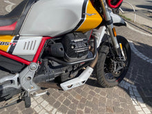 Carica l'immagine nel visualizzatore di Gallery, MOTO GUZZI V85 TT - 2020 - KM 59662