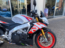Carica l&#39;immagine nel visualizzatore di Gallery, APRILIA TUONO V4 FACTORY - 2024 - KM 16332