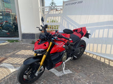 Carica l'immagine nel visualizzatore di Gallery, DUCATI STREETFIGHTER V4 S - 2024 - KM 19049