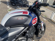 Carica l'immagine nel visualizzatore di Gallery, TRIUMPH TRIDENT 660 TRIBUTE - 2024 - KM 3464