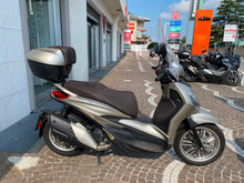 Carica l'immagine nel visualizzatore di Gallery, PIAGGIO BEVERLY 400 - 2023 - KM 18930