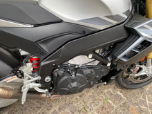 Carica l&#39;immagine nel visualizzatore di Gallery, APRILIA TUONO V4 - 2025 - KM 1088