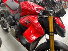 Carica l'immagine nel visualizzatore di Gallery, DUCATI STREETFIGHTER V4 S - 2025 - KM 4808