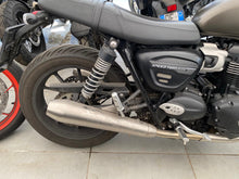 Carica l'immagine nel visualizzatore di Gallery, TRIUMPH SPEED TWIN 900 - 2023 - KM 7684