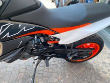 Carica l'immagine nel visualizzatore di Gallery, KTM 890 SMT - 2025 - KM 3913