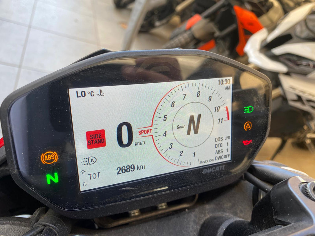 DUCATI HYPERMOTARD 950 - 2024 - KM 2689
