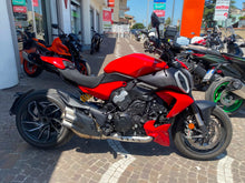 Carica l'immagine nel visualizzatore di Gallery, DUCATI DIAVEL V4 - 2024 - KM 4870