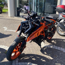 Carica l'immagine nel visualizzatore di Gallery, KTM 390 DUKE - 2025 - KM 4122