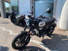 Carica l'immagine nel visualizzatore di Gallery, DUCATI SCRAMBLER 1100 DARK - 2023 - KM 6880