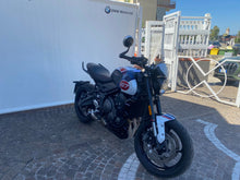 Carica l'immagine nel visualizzatore di Gallery, TRIUMPH TRIDENT 660 TRIBUTE EDITION - 2024 - KM 17942
