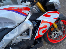 Carica l&#39;immagine nel visualizzatore di Gallery, APRILIA TUONO V4 FACTORY - 2024 - KM 16332