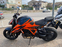 Carica l&#39;immagine nel visualizzatore di Gallery, KTM 1290 SUPER DUKE R - 2020 - KM 15905