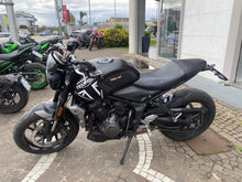 Carica l'immagine nel visualizzatore di Gallery, TRIUMPH TRIDENT 660 - 2022 - KM 21604