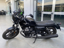 Carica l&#39;immagine nel visualizzatore di Gallery, MOTO GUZZI V7 III STONE - 2018 - KM 19981