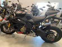Carica l'immagine nel visualizzatore di Gallery, DUCATI STREETFIGHTER V4 S - 2023 - KM 17326