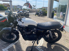 Carica l'immagine nel visualizzatore di Gallery, TRIUMPH SCRAMBLER 900 - 2015 - KM 14352