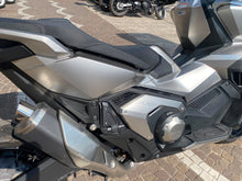 Carica l'immagine nel visualizzatore di Gallery, HONDA X ADV 750 - 2021 - KM 37051