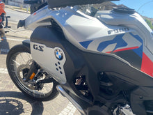 Carica l'immagine nel visualizzatore di Gallery, BMW F 900 GS ADVENTURE - 2024 - KM 7234