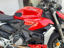 Carica l&#39;immagine nel visualizzatore di Gallery, DUCATI STREETFIGHTER V2 - 2023 - KM 16851
