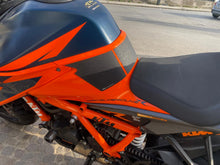 Carica l&#39;immagine nel visualizzatore di Gallery, KTM 1290 SUPER DUKE R - 2020 - KM 15905