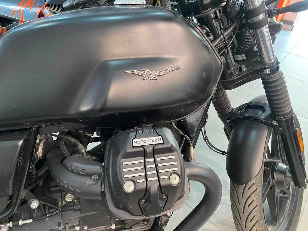 MOTO GUZZI V7 STONE - 2024 - KM 1166