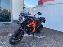 Carica l'immagine nel visualizzatore di Gallery, KTM 1290 SUPER ADVENTURE S - 2024 - KM 43368