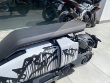 Carica l'immagine nel visualizzatore di Gallery, BMW CE 04 - 2022 - KM 3840