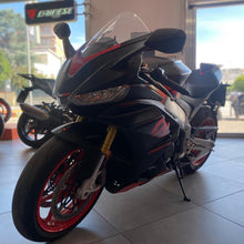 Carica l&#39;immagine nel visualizzatore di Gallery, APRILIA RSV4 - 2024 - KM 5207