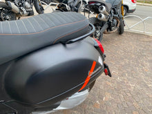 Carica l'immagine nel visualizzatore di Gallery, VESPA GTS 300 SUPER SPORT - 2024 - KM 1836