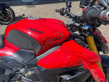 Carica l'immagine nel visualizzatore di Gallery, DUCATI STREETFIGHTER V4 S - 2025 - KM 15790