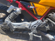 Carica l&#39;immagine nel visualizzatore di Gallery, MOTO GUZZI V85 TT - 2022 - KM 16525