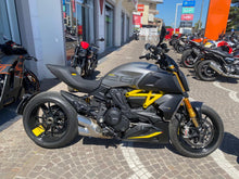 Carica l'immagine nel visualizzatore di Gallery, DUCATI DIAVEL 1260 S - 2022 - KM 2228