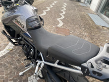 Carica l'immagine nel visualizzatore di Gallery, TRIUMPH TIGER 900 GT PRO - 2024 - KM 30629