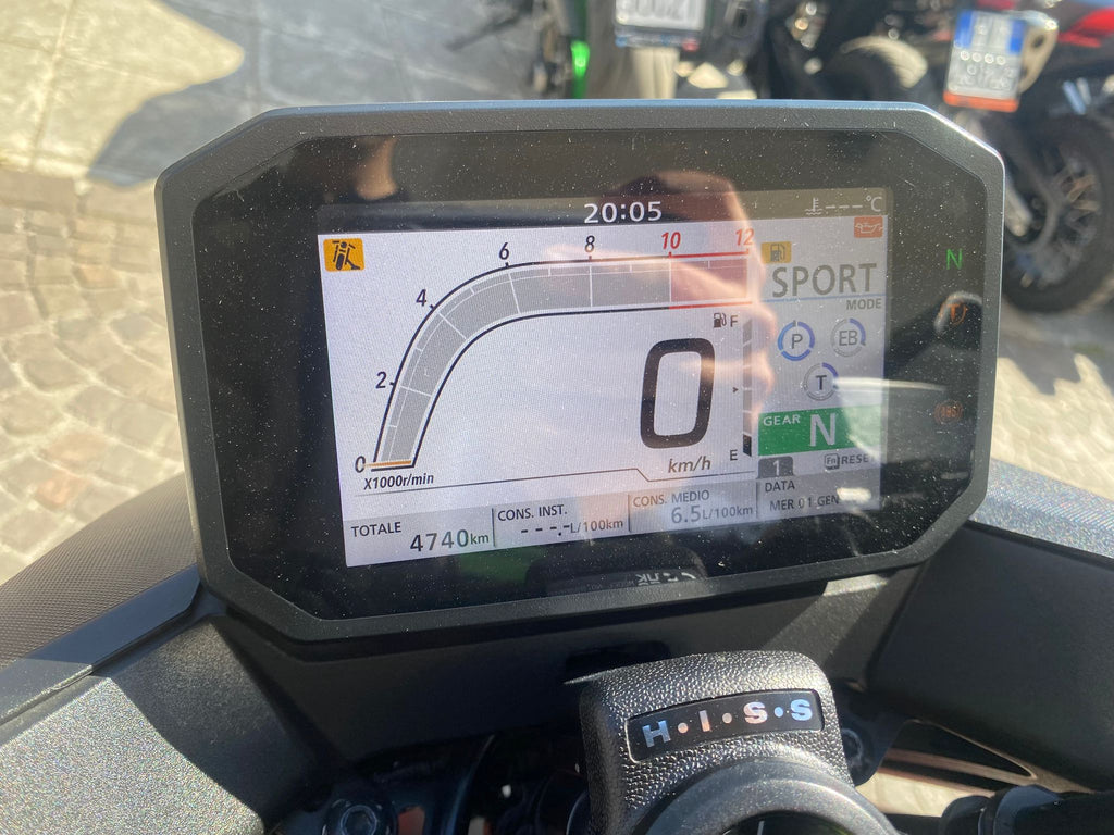 HONDA CB 750 HORNET - 2023 - KM 4740