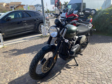 Carica l'immagine nel visualizzatore di Gallery, TRIUMPH SCRAMBLER 900 - 2023 - KM 10848