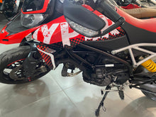 Carica l'immagine nel visualizzatore di Gallery, DUCATI HYPERMOTARD 950 RVE - 2022 - KM 13471