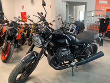 Carica l'immagine nel visualizzatore di Gallery, MOTO GUZZI V7 STONE - 2024 - KM 1166