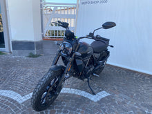 Carica l'immagine nel visualizzatore di Gallery, DUCATI SCRAMBLER 800 ICON DARK - 2026 - KM 2677