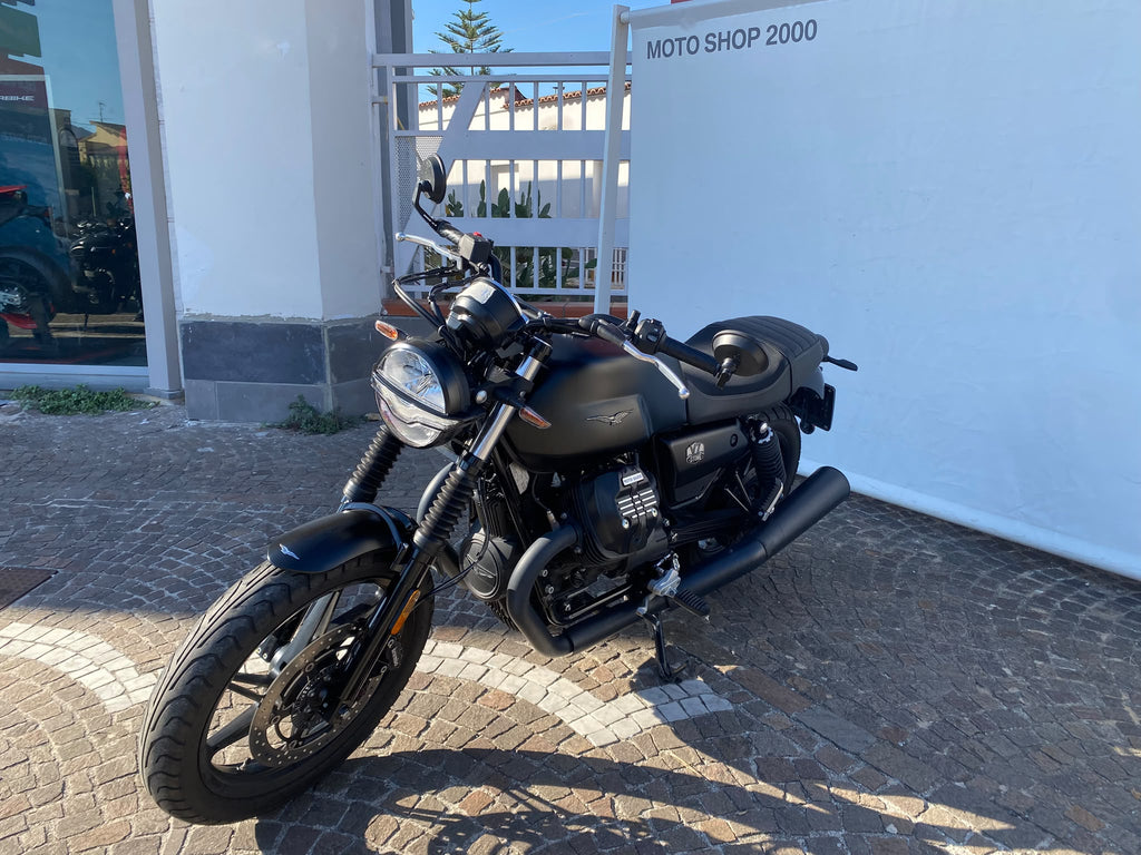 MOTO GUZZI V7 STONE - 2022 - KM 13853