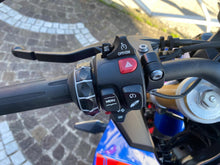 Carica l'immagine nel visualizzatore di Gallery, BMW F 900 R - 2025 - KM 9913