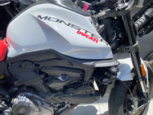 Carica l'immagine nel visualizzatore di Gallery, DUCATI MONSTER 937 - 2024 - KM 19993