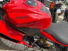 Carica l'immagine nel visualizzatore di Gallery, DUCATI PANIGALE V2 - 2025 - KM 2507