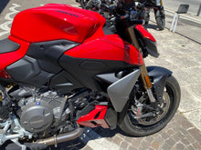 Carica l'immagine nel visualizzatore di Gallery, DUCATI STREETFIGHTER V2 - 2026 - KM 381