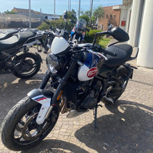 Carica l'immagine nel visualizzatore di Gallery, TRIUMPH TRIDENT 660 TRIBUTE - 2024 - KM 3464