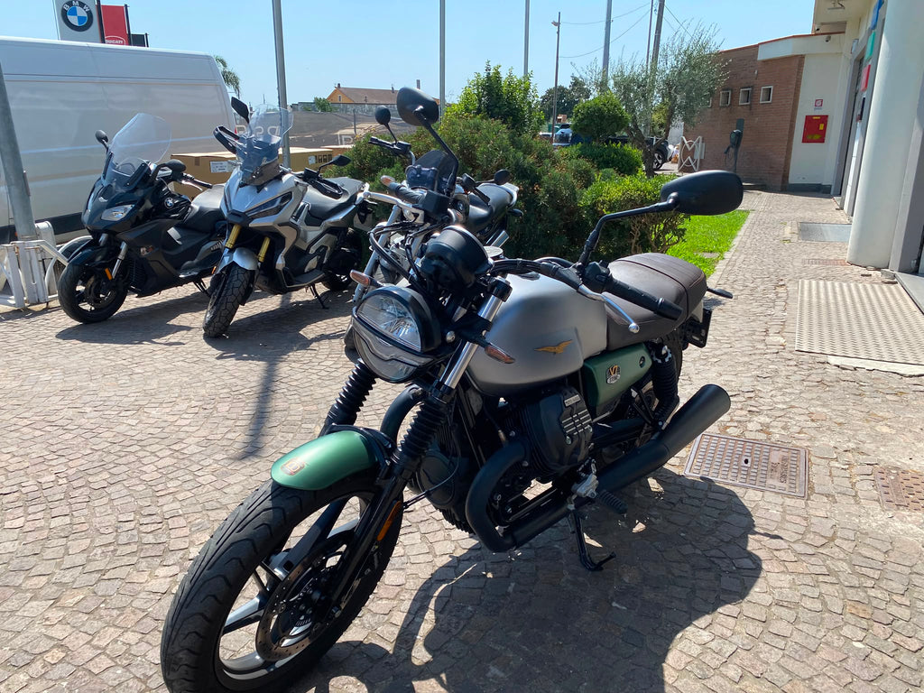MOTO GUZZI V7 STONE CENTENARIO - 2022 - KM 17256
