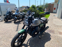 Carica l'immagine nel visualizzatore di Gallery, MOTO GUZZI V7 STONE CENTENARIO - 2022 - KM 17256