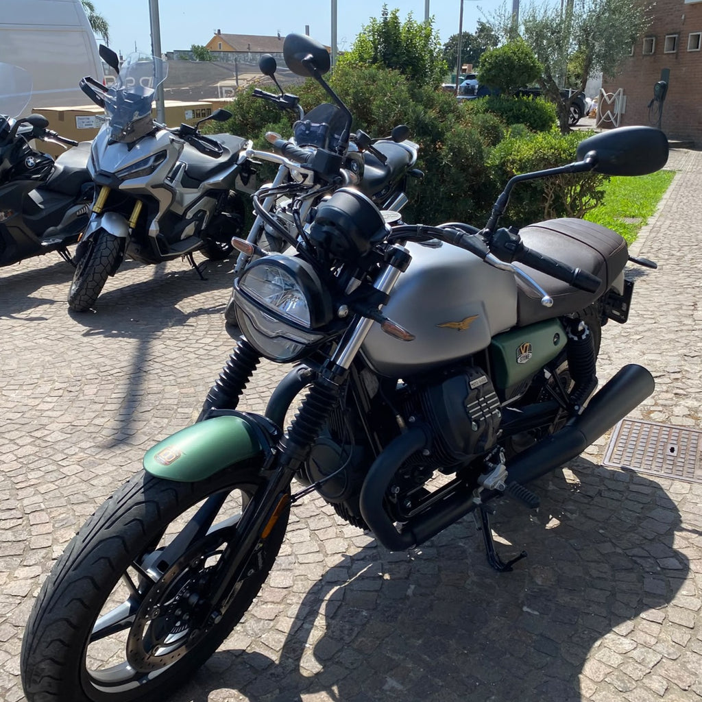 MOTO GUZZI V7 STONE CENTENARIO - 2022 - KM 17256